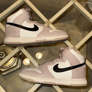 Nike Women dunk highs